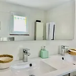 Warm House With Pool And Hot Tub Dom wakacyjny