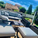Warm House With Pool And Hot Tub Dom wakacyjny *