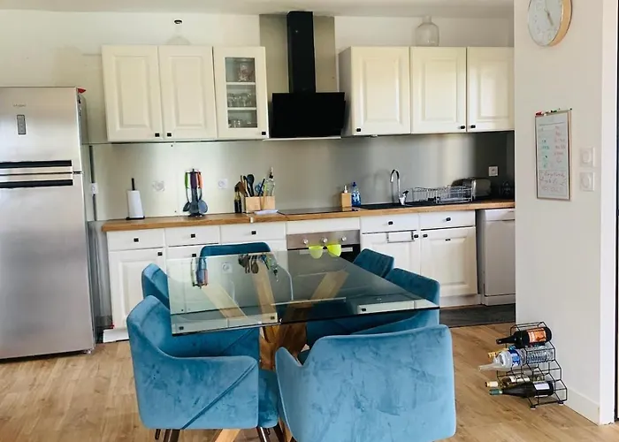 Warm House With Pool And Hot Tub بيت للعطل Villeveyrac